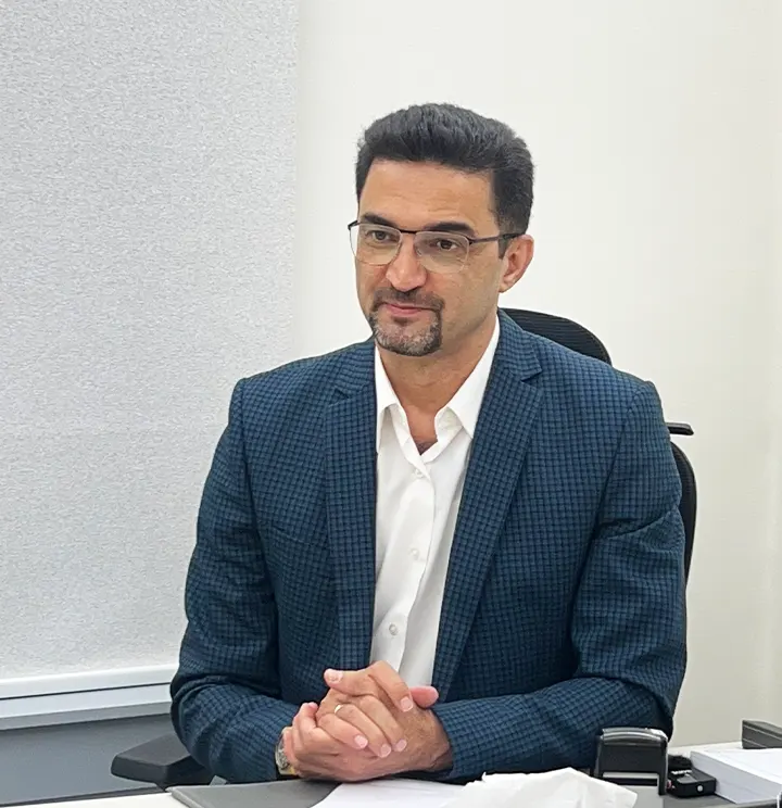 دکتر یوسف فلاح، فوق تخصص جراحی دست